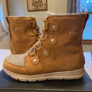 SOREL Explore Joan boot